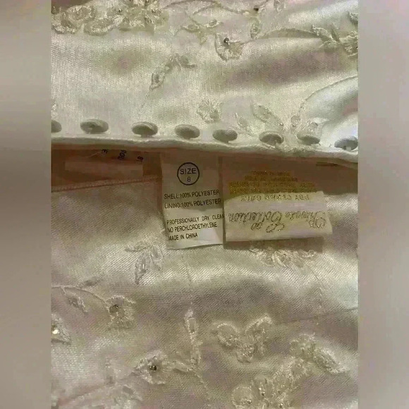 Private Collection Wedding Dress Size 8 Sleeveless Back Zip Closure & Beadwork - Picture 9 of 10